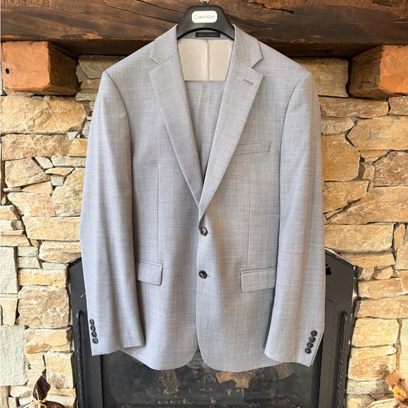 Calvin Klein Light Grey Men’s Slim Fit Wool Blend Suit